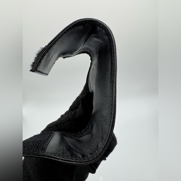 Gucci Black Leather Bracelet with Pouch | Very Good Condition - Picture 10 of 11